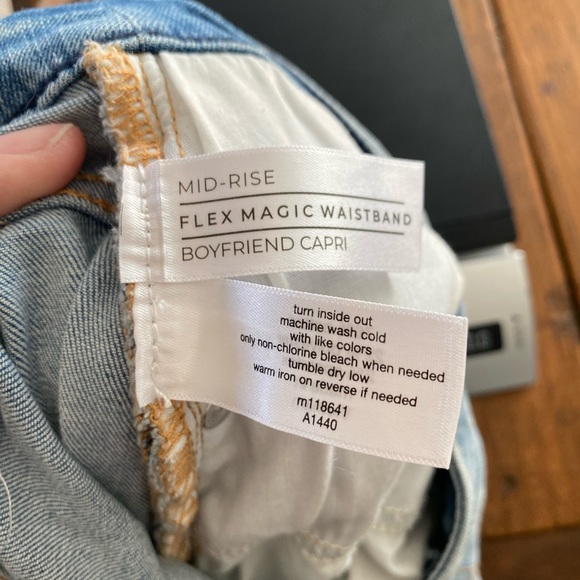 Lane Bryant Jeans Size 16 Mid Rise Boyfriend Capri Flex Waistband Rainbow Detail - Picture 9 of 11